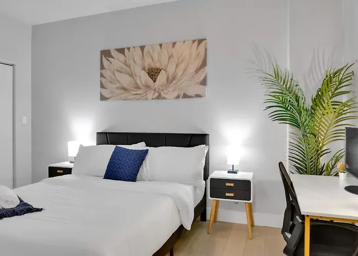 Apartment Modish 1br - Bok, Near Blue Dome, Pets Allowed