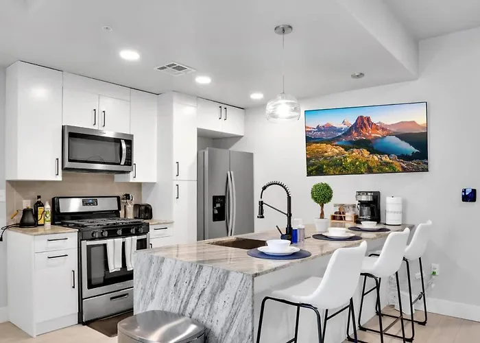 Apartment Modish 1br - Bok, Near Blue Dome, Pets Allowed *