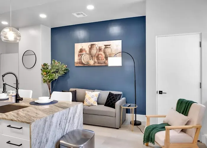 Apartment Modish 1br - Bok, Near Blue Dome, Pets Allowed
